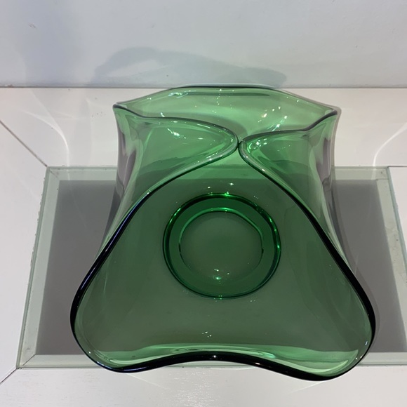 Vintage~Viking~Green Glass Handkerchief Foldover Bowl/Basket/Candy Dish 1970’s - Picture 13 of 15